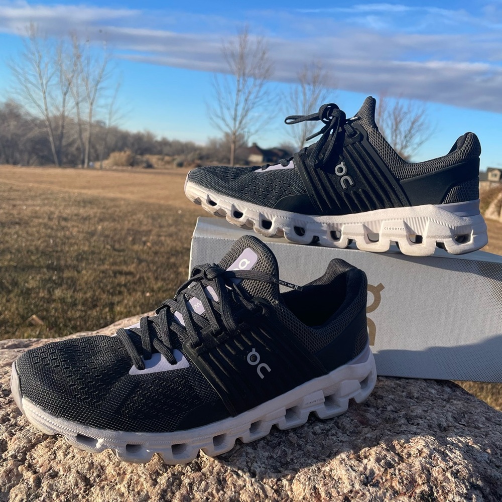 On Cloud Cloudswift Tennis Shoes